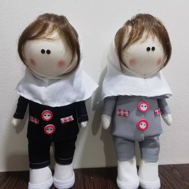 عروسک دانش آموزی